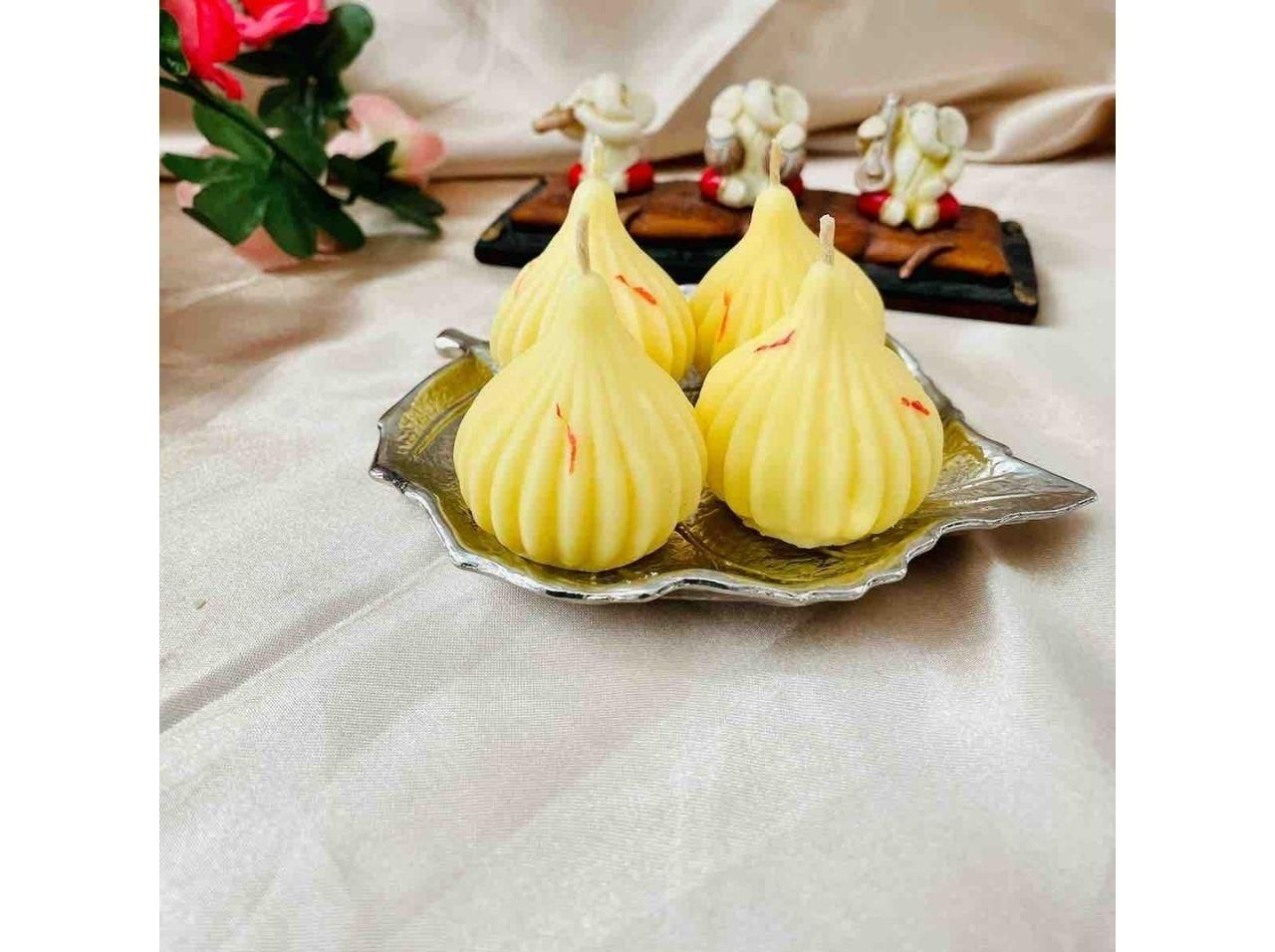 Modak Shaped Candles (4 pcs)